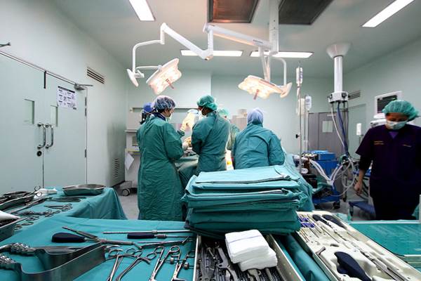 Nurse Specialists in an Operation Theatre