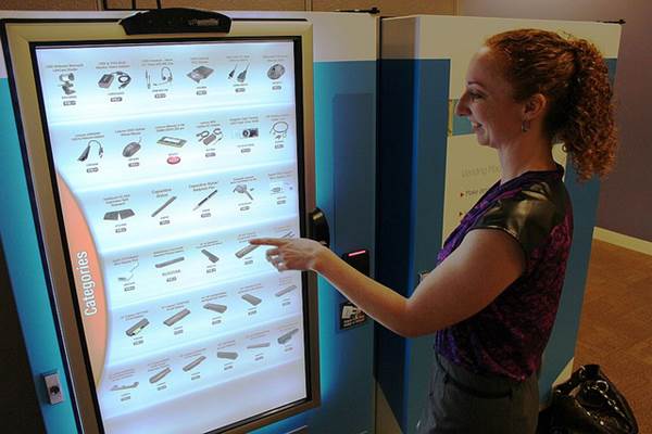 Touchscreen Vending Machine for Computer Accessories