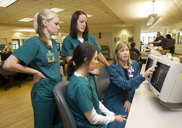 3 Reasons Why RPN Program Could Offer You a Rewarding Career